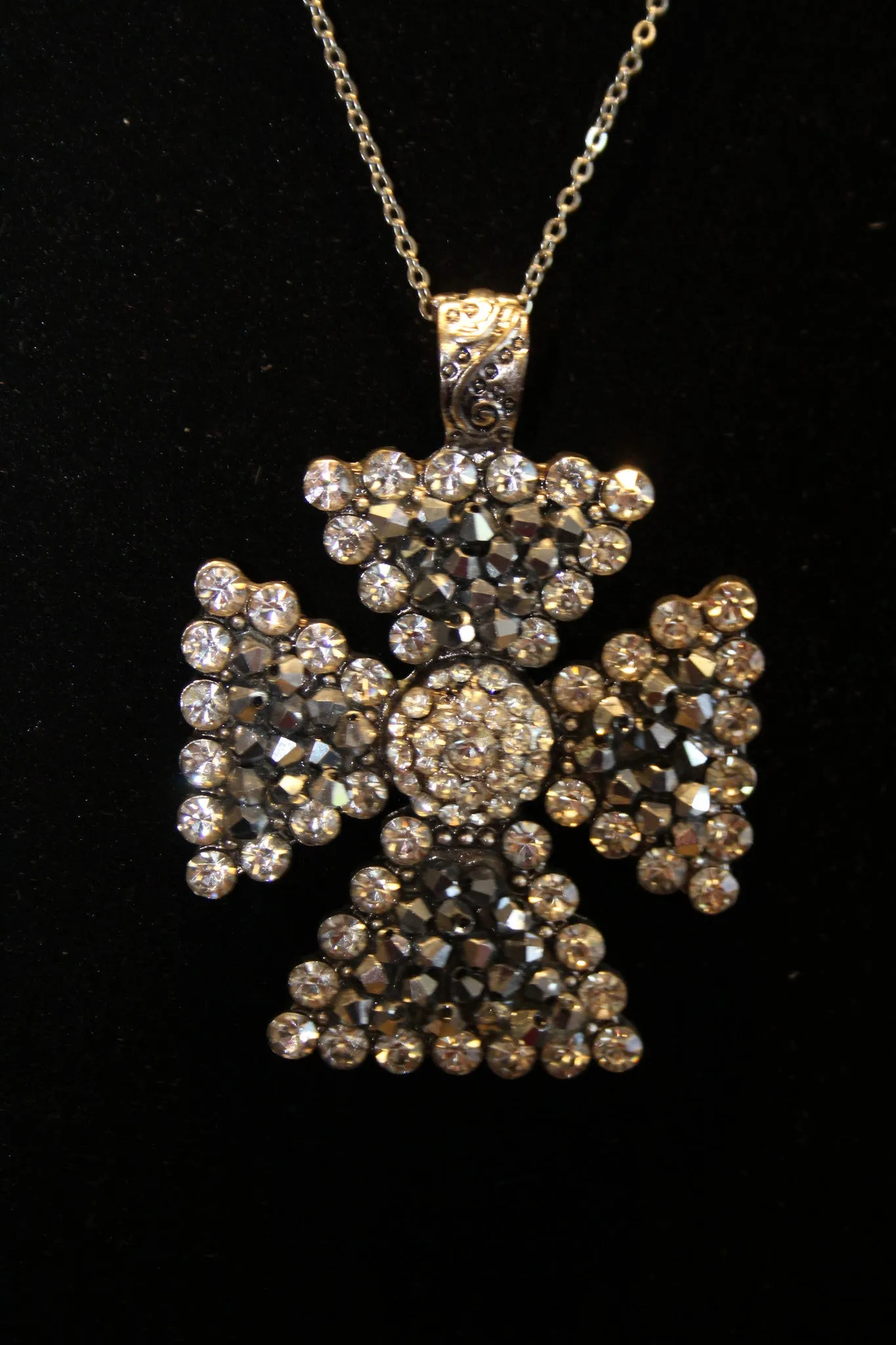 ADO | Embellished Cross Pendant Silver