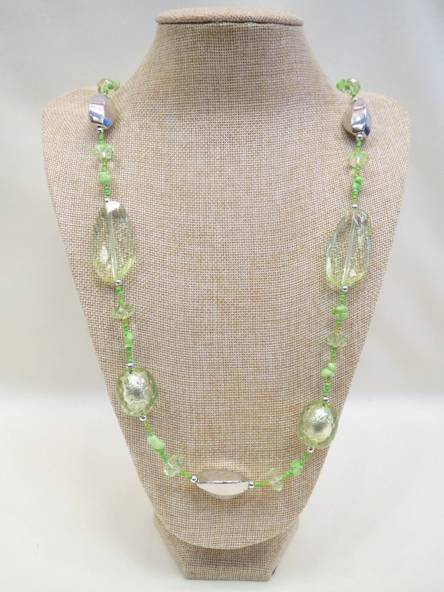 ADO | Long Beaded Necklace Lime