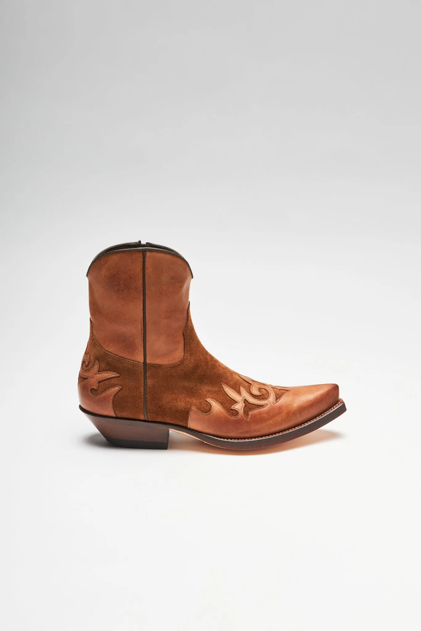 EMILIO Unisex Cognac