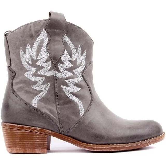 Genuine Leather Embroidered Women Boots Ankle Boots Motorcycle Boots Female Autumn Winter Shoes Woman Punk Motorcycle Boots