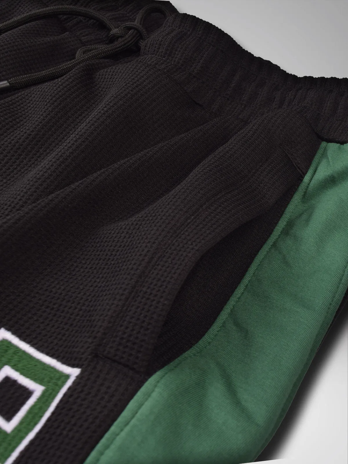 Milwaukee Bucks: Classic Track Pants - Black