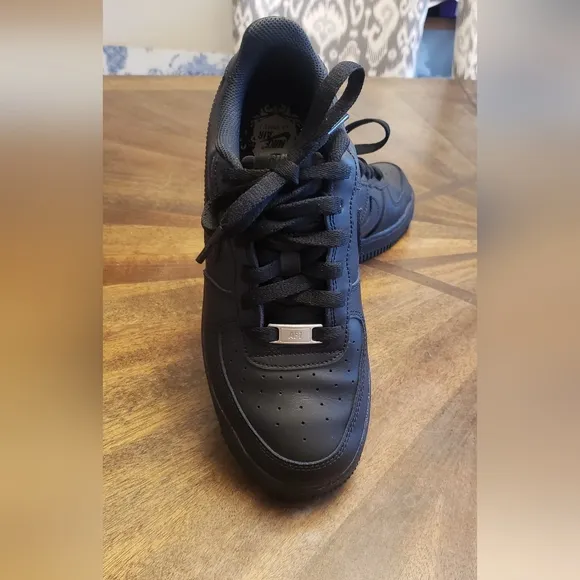 NIKE AIR FORCE 1 youth boys 5.5 black