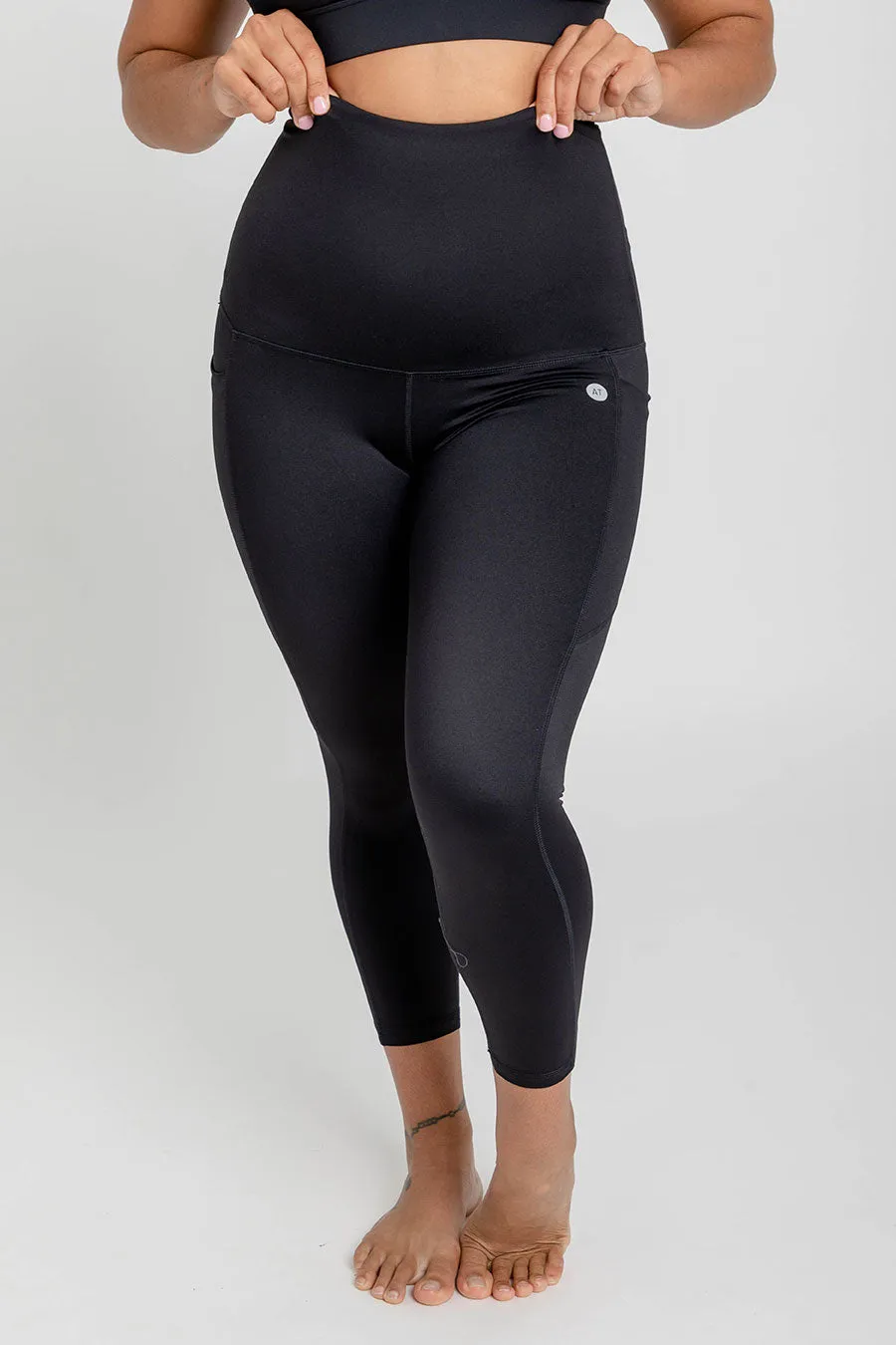 Postpartum Recovery 7/8 Length Legging with Pockets - Black