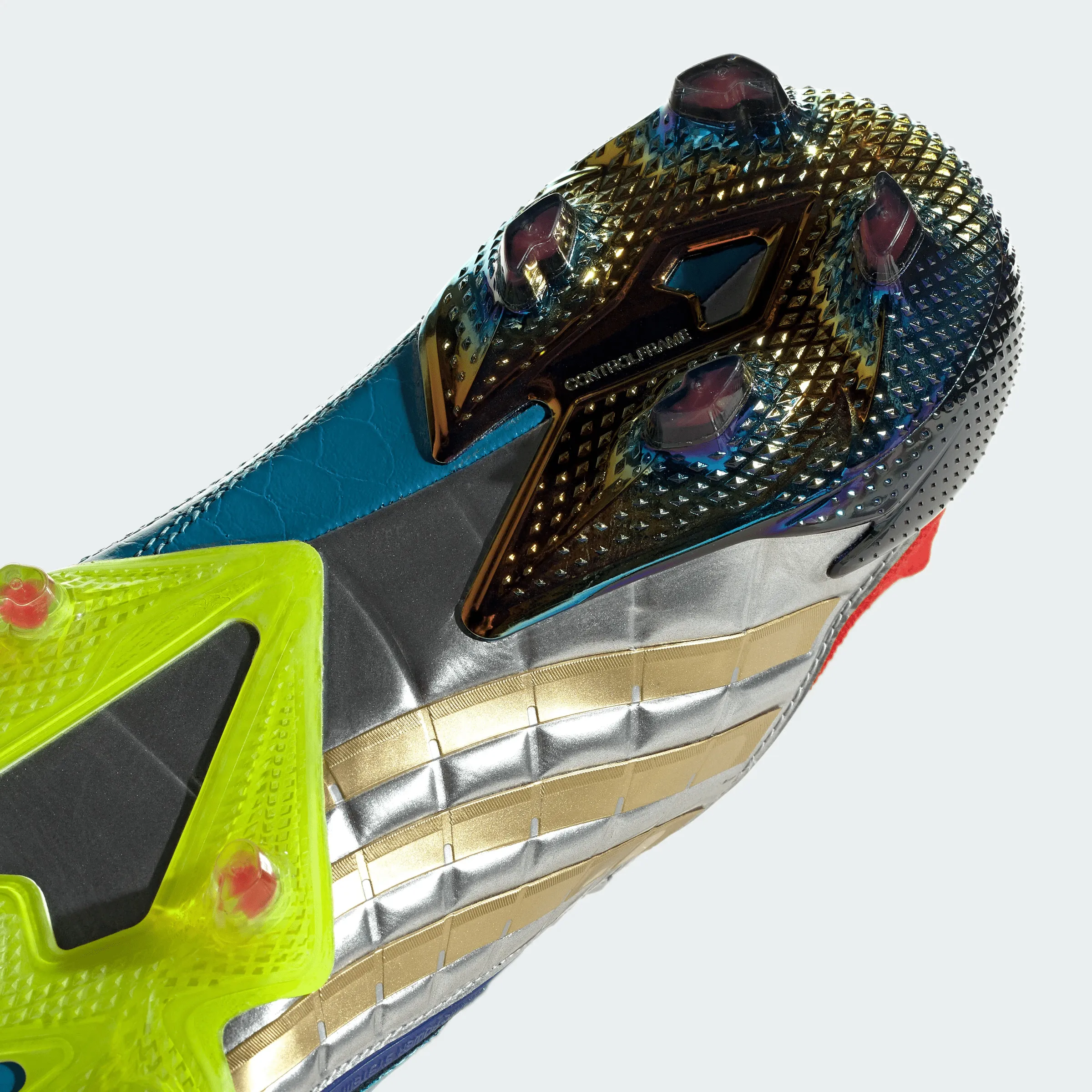 Predator Archive FG (EH2562)