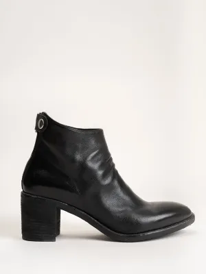 sarah boot