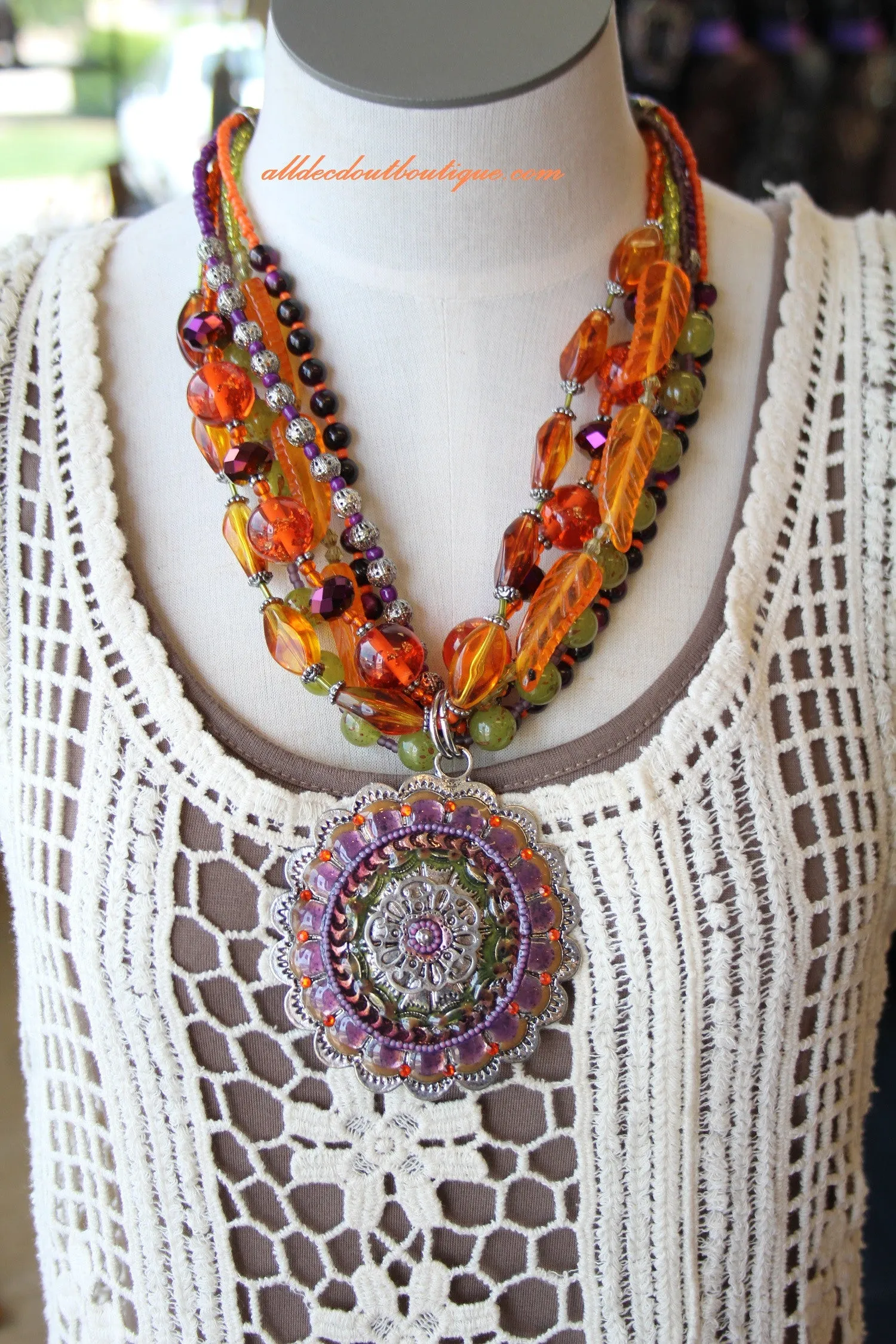 Treska | Beaded Necklace with Pendant