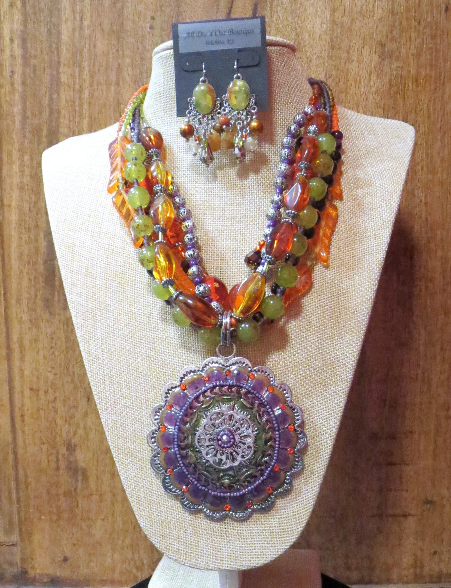 Treska | Beaded Necklace with Pendant