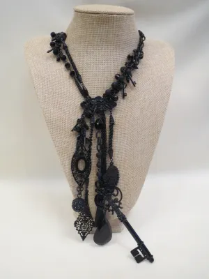 Treska | Teardrop Key Necklace Black